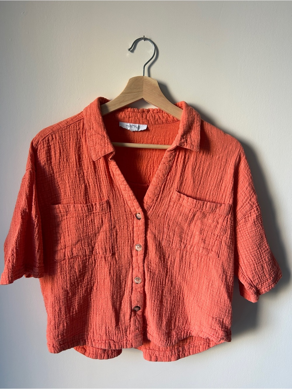 Coral Button-Front Textured Short Sleeve Top